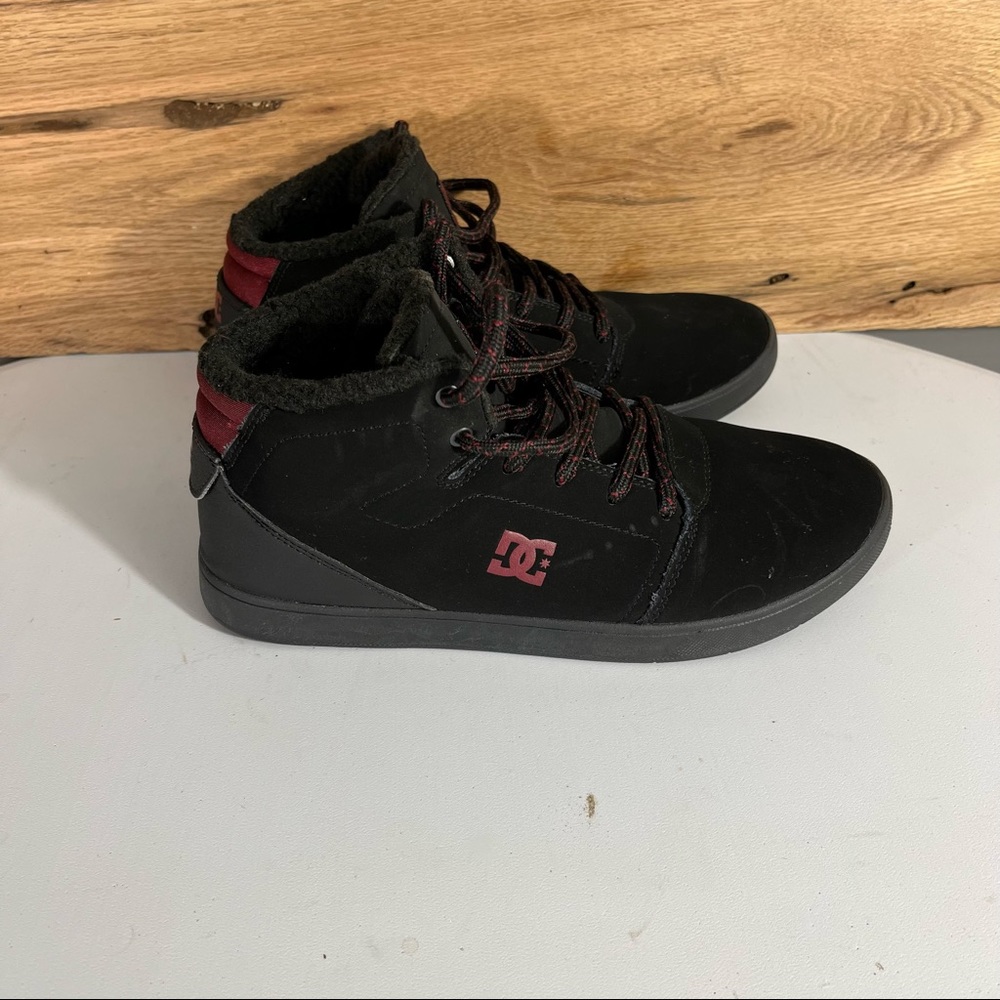 DC Crisis Black High-Top Shoes for Boys Size 6.5
